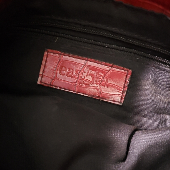 Red snake skin print purse - Picture 5 of 5